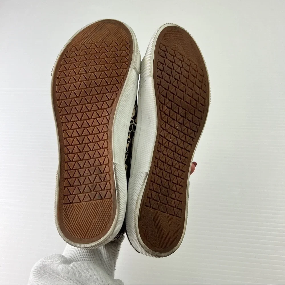 Tommy Bahama Women's leopard cheetah print laceless sneakers size‎ 6.5